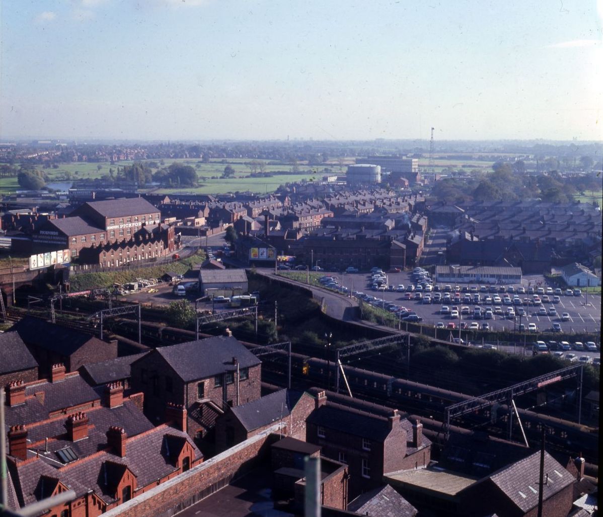 Back Grafton St, Pickfords removals Altrincham 1968