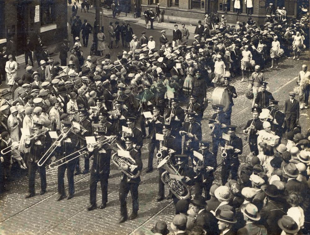 Altrincham Carnival parade, Broadheath band, 1927