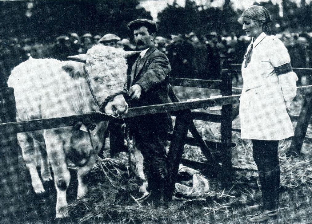 Land girl, 1919