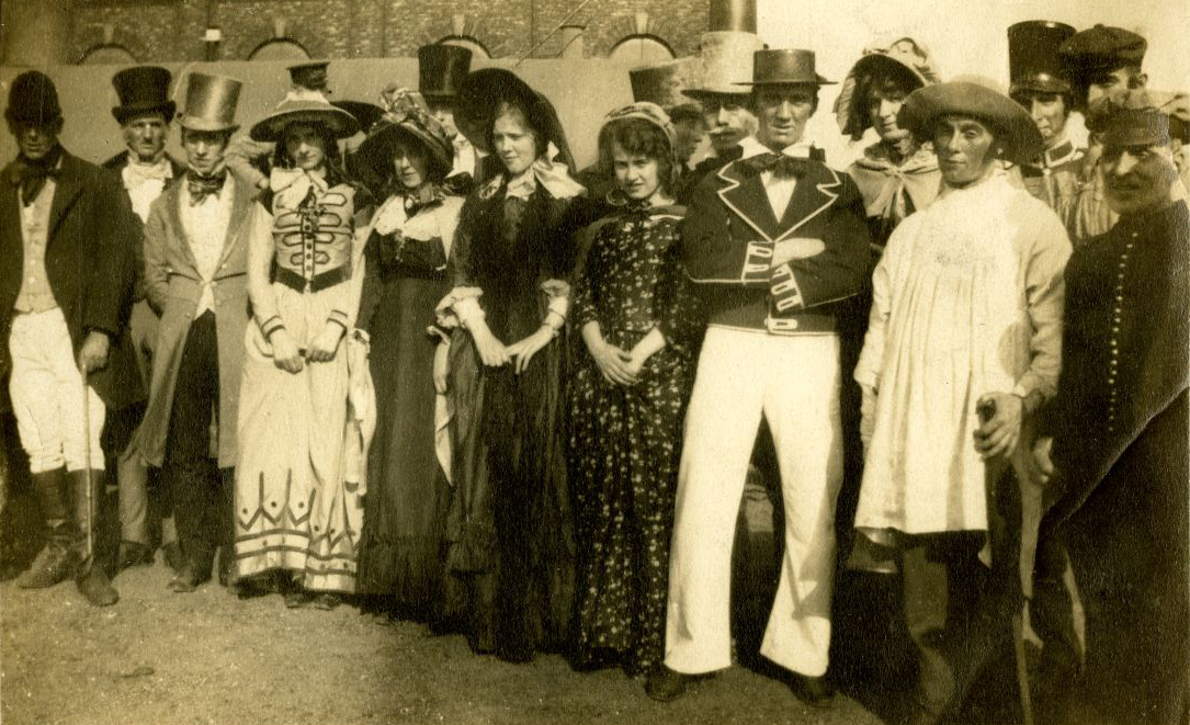 Olden days fancy dress, 1920s