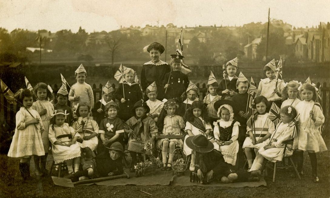 Children in fancy dress, 1910s
