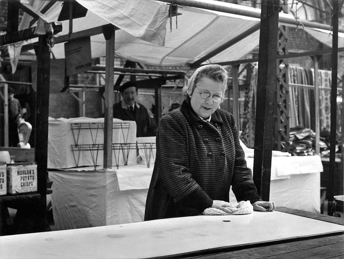 One Day in Alltrincham Market 1956 (2) Altrincham Area Image Archive Ian Gee IG0461PHOTOr