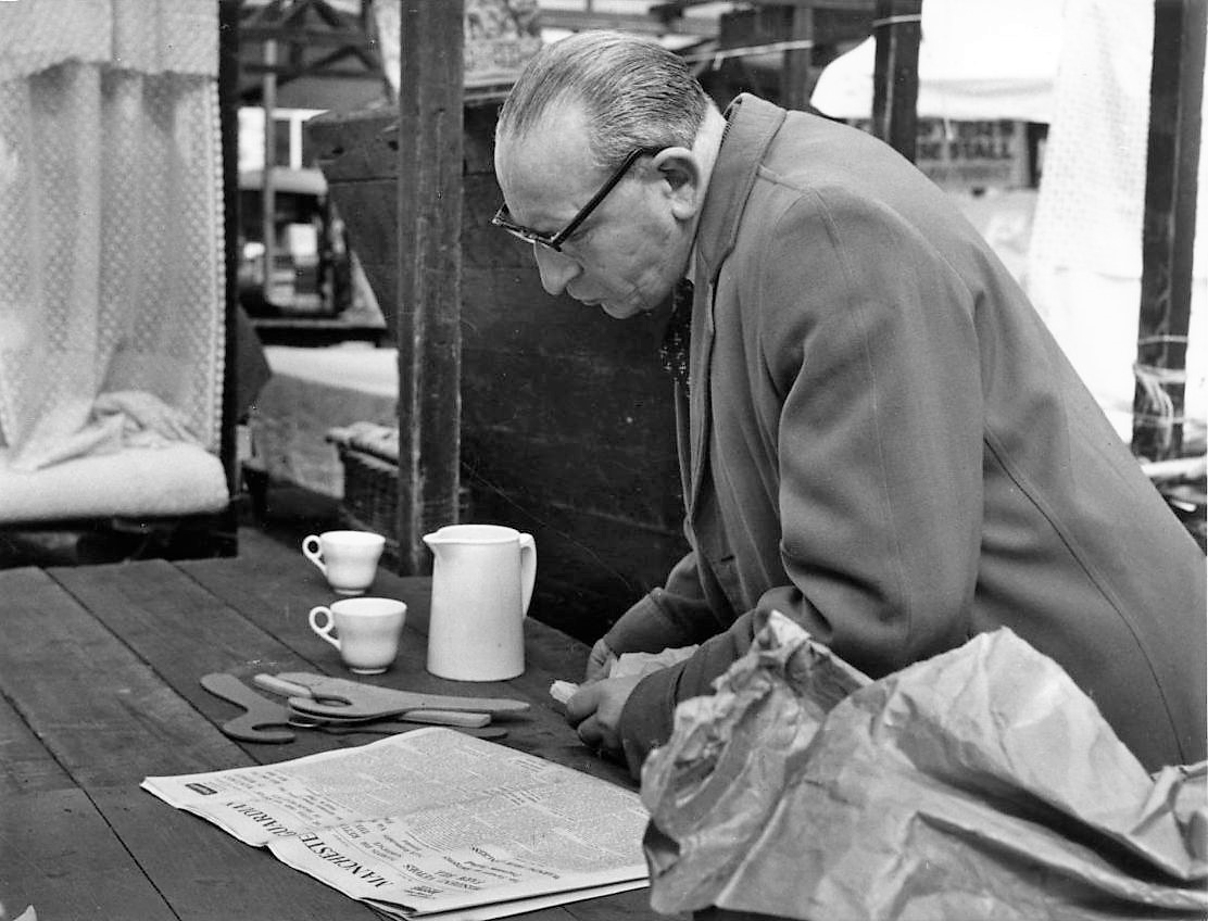 One Day in Alltrincham Market 1956 (3) Altrincham Area Image Archive Ian Gee IG0464PHOTOr