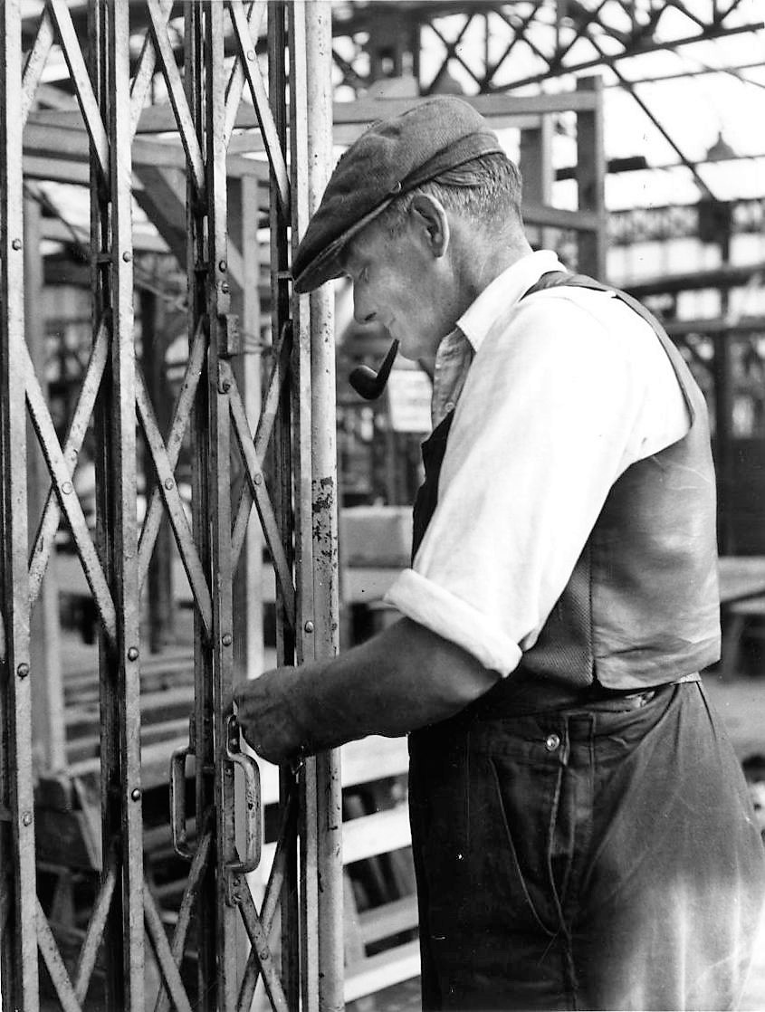 One Day in Alltrincham Market 1956 (34) Altrincham Area Image Archive Ian Gee IG0499PHOTOr