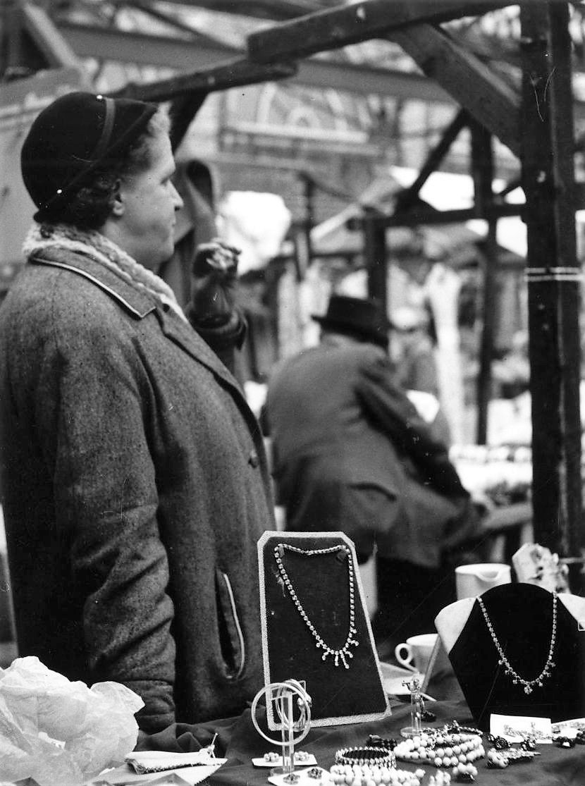One Day in Alltrincham Market 1956 (4) Altrincham Area Image Archive Ian Gee IG0468PHOTOr
